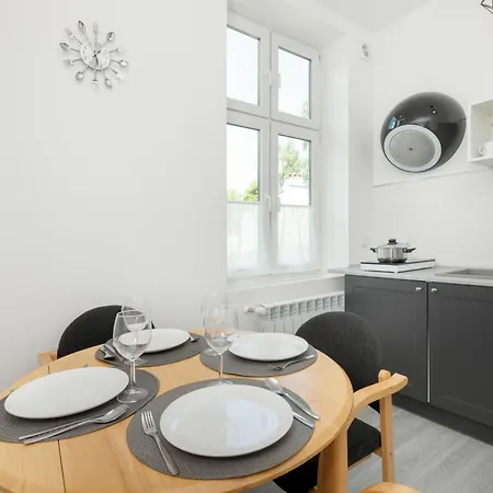 Daire Z Parkingiem Tylko 8 Minut Spaceru Od Morza By Renters Sopot